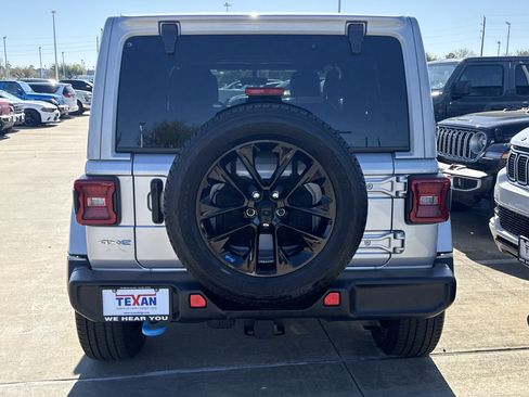 Used 2023 Jeep Wrangler Sahara w/ Cold Weather Group image 6