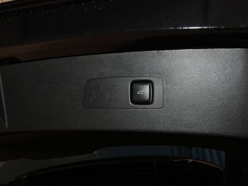 Used 2024 Lincoln Corsair AWD w/ Equipment Group 101A image 39