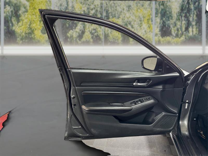 Used 2020 Nissan Altima 2.5 SR FWD image 20