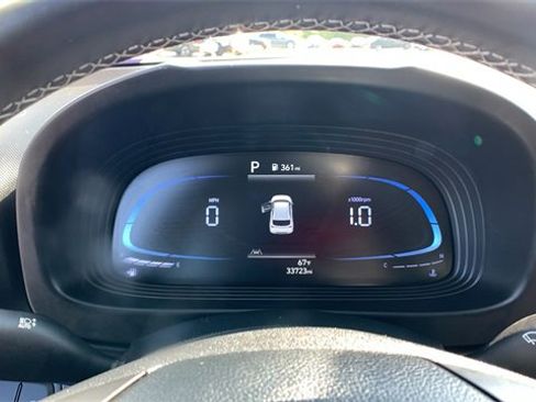 Used 2023 Hyundai Venue SEL image 13