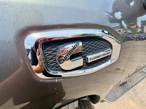 Used 2016 Nissan Titan SL AWD/4WD image 24