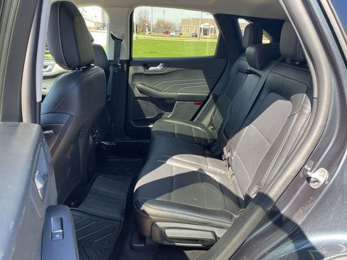 Used 2022 Ford Escape SEL w/ Technology Package AWD/4WD image 11