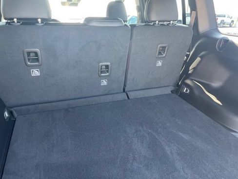 Used 2025 Jeep Grand Cherokee Limited RWD image 21