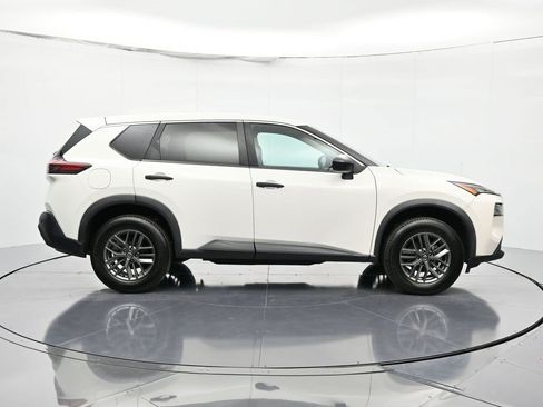 Used 2021 Nissan Rogue S image 4