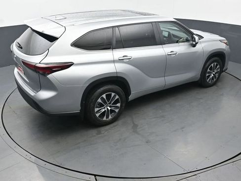 Certified 2024 Toyota Highlander XLE image 52