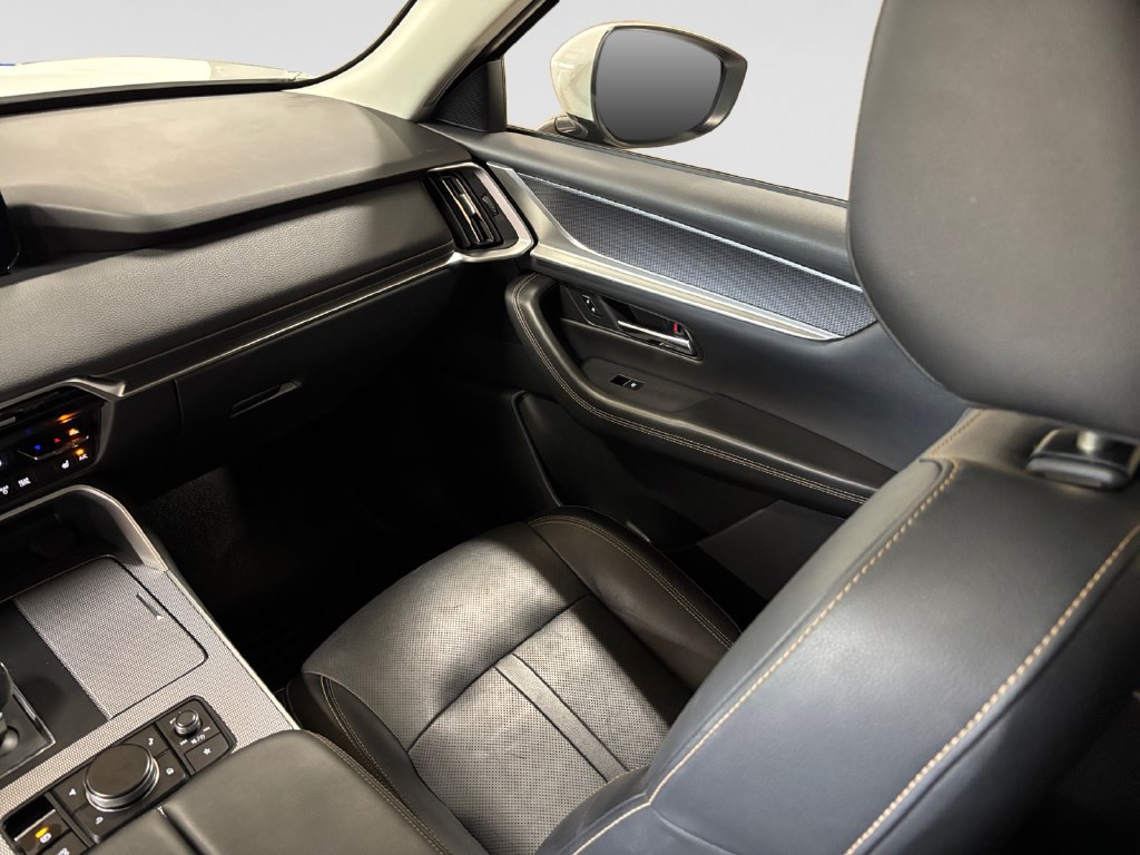 Used 2024 MAZDA CX-90 Plug-In Hybrid w/ Preferred AWD/4WD image 43