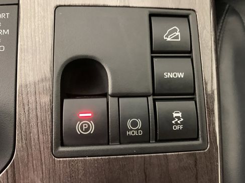 Used 2023 Toyota Highlander Limited image 29