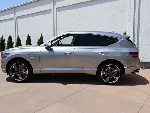 Used 2025 Genesis GV80 3.5T Prestige AWD/4WD image 2
