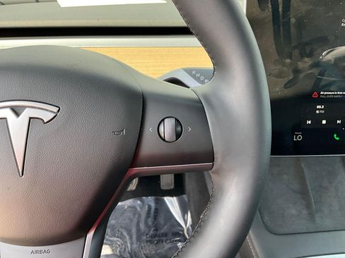 Used 2022 Tesla Model 3 Long Range AWD/4WD image 11