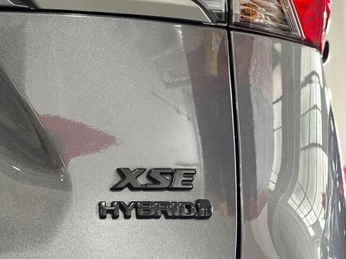Certified 2021 Toyota RAV4 XSE w/ XSE Grade Weather Package AWD/4WD image 10