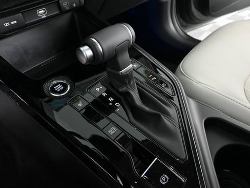 New 2025 Kia Niro EX Touring image 23