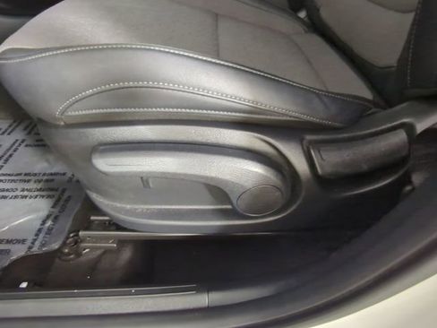 Used 2024 Kia Seltos S AWD/4WD image 31