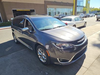 Used 2017 Chrysler Pacifica Limited
