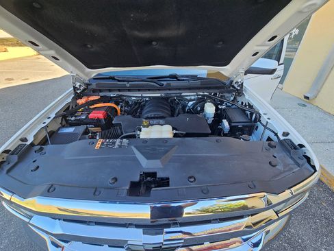 Used 2018 Chevrolet Silverado 1500 LT w/ LT Eassist Package RWD image 17