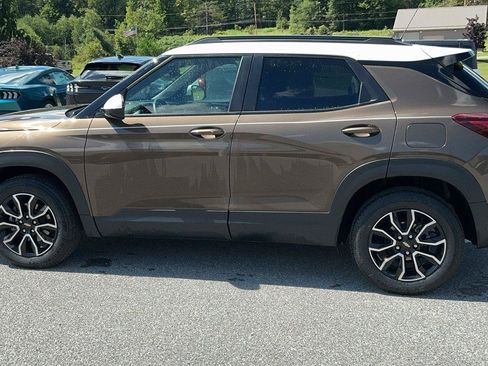 Used 2022 Chevrolet TrailBlazer ACTIV w/ Sun and Liftgate Package AWD/4WD image 9
