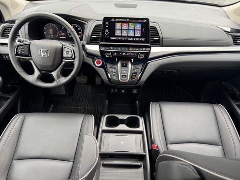 Certified 2026 Honda Odyssey Touring image 13