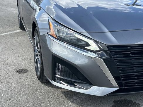 Used 2025 Nissan Altima 2.5 SV image 11