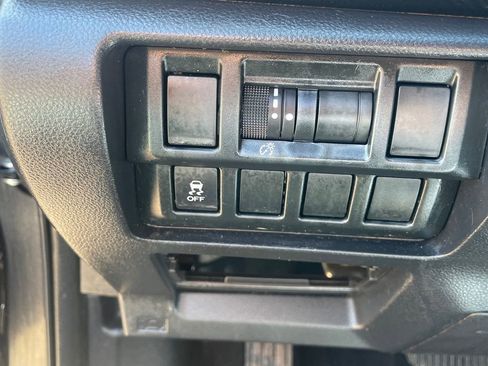 Used 2018 Subaru Crosstrek 2.0i Premium image 21