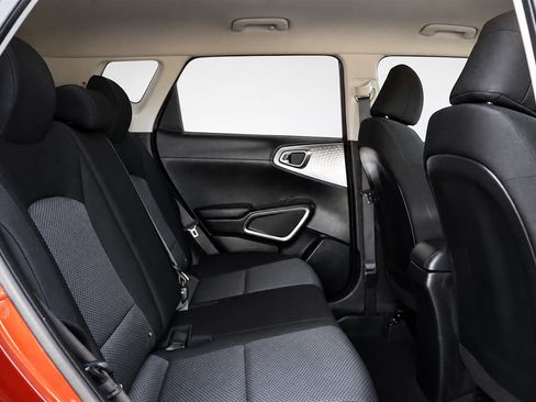 Used 2024 Kia Soul LX w/ Option Group 015 FWD image 14