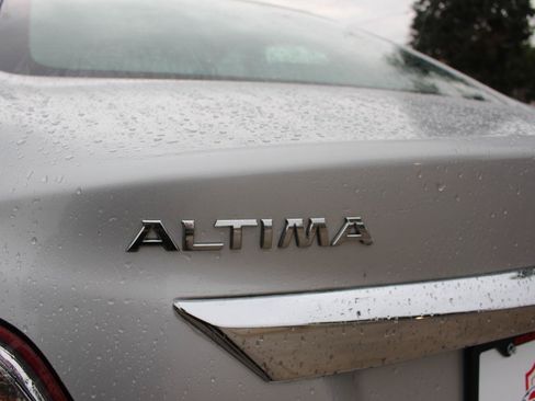 Used 2013 Nissan Altima 2.5 SV FWD image 40