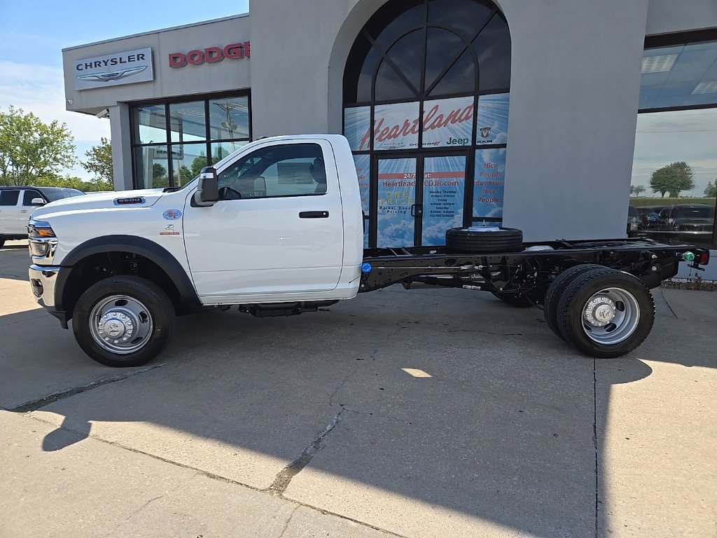 New 2027 RAM 5500 Tradesman w/ Chrome Appearance Group AWD/4WD image 3