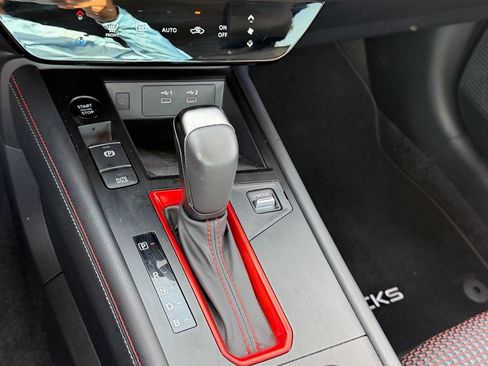 Certified 2025 Nissan Kicks SR FWD image 24