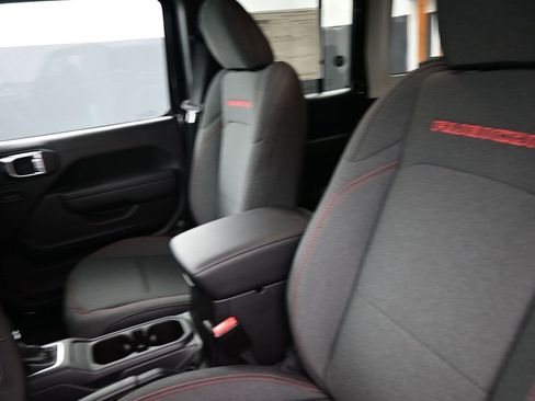 New 2025 Jeep Wrangler Unlimited Rubicon w/ Technology Group image 9