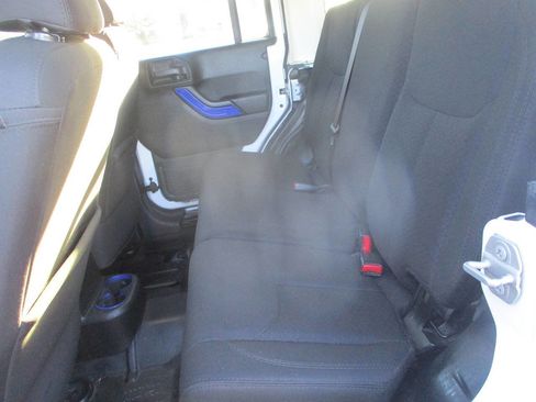 Used 2018 Jeep Wrangler Unlimited Sport S image 7