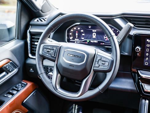 Used 2024 GMC Sierra 3500 Denali Ultimate image 13