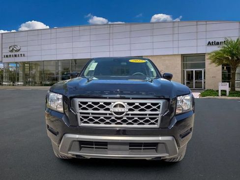 Used 2022 Nissan Frontier SV AWD/4WD image 3