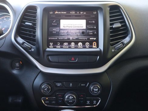 Used 2014 Jeep Cherokee Latitude w/ Comfort/Convenience Group AWD/4WD image 34