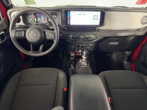 Used 2024 Jeep Wrangler Unlimited AWD/4WD image 13