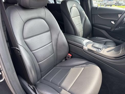 Used 2021 Mercedes-Benz GLC 300 image 11