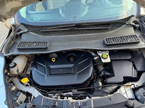 Used 2017 Ford Escape Titanium AWD/4WD image 31