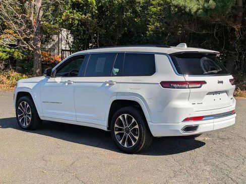 Certified 2022 Jeep Grand Cherokee L Overland w/ Luxury Tech Group IV AWD/4WD image 3