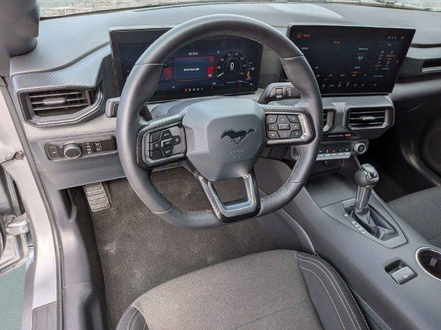 Used 2025 Ford Mustang Coupe RWD image 15