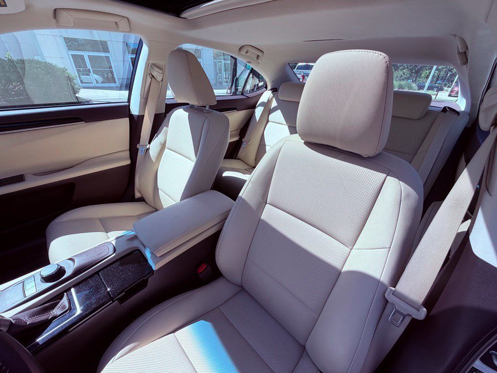 Used 2017 Lexus ES 350 w/ Accessory Package 2 FWD image 8