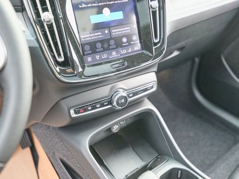 New 2026 Volvo XC40 B5 Core w/ Climate Package image 14