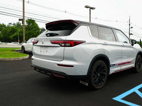 Used 2023 Mitsubishi Outlander Ralliart AWD/4WD image 7