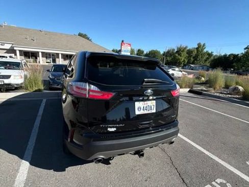 Used 2021 Ford Edge Titanium AWD/4WD image 5