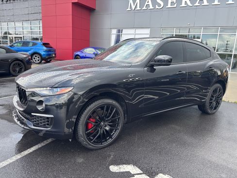 Used 2022 Maserati Levante GT AWD/4WD image 3