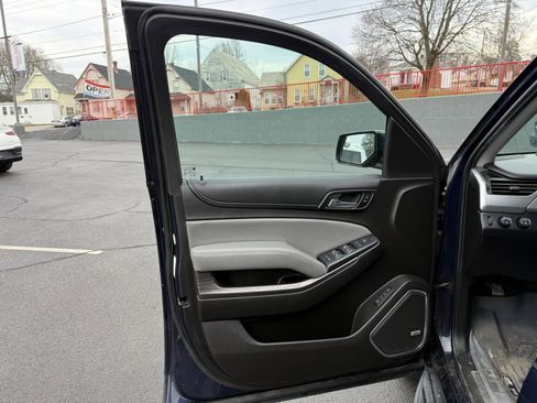 Used 2018 Chevrolet Tahoe LT image 16