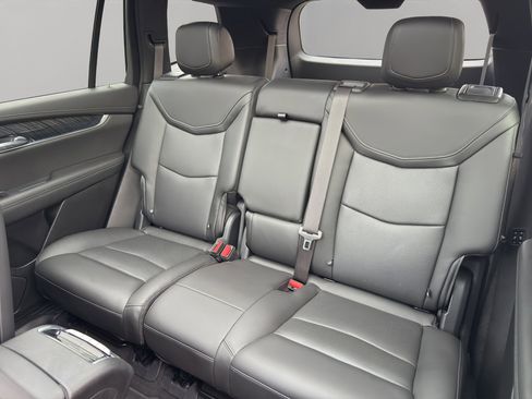 Used 2022 Cadillac XT6 Premium Luxury image 13