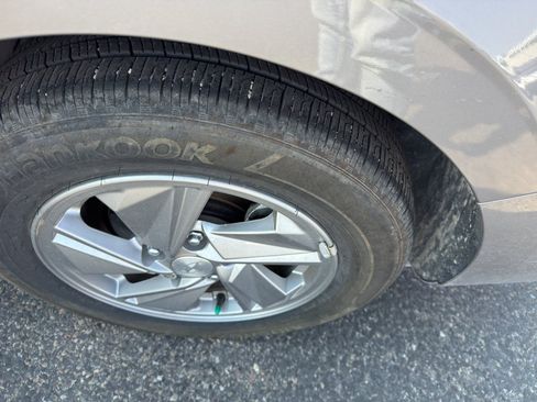 Used 2024 Hyundai Elantra SE FWD image 24
