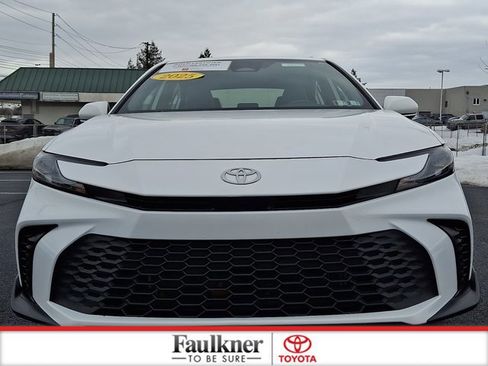 Certified 2025 Toyota Camry SE image 2