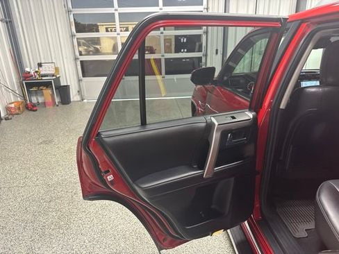 Used 2022 Toyota 4Runner Limited AWD/4WD image 17