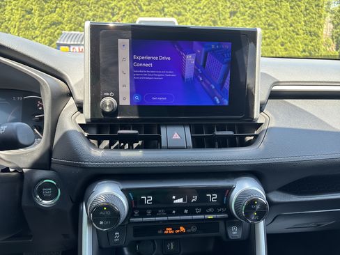 Used 2025 Toyota RAV4 XLE AWD/4WD image 25