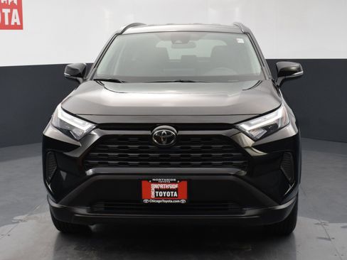 Used 2022 Toyota RAV4 XLE AWD/4WD image 7