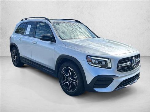 Used 2022 Mercedes-Benz GLB 250 4MATIC image 3