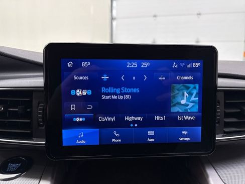 Used 2022 Ford Explorer XLT w/ Equipment Group 202A image 20